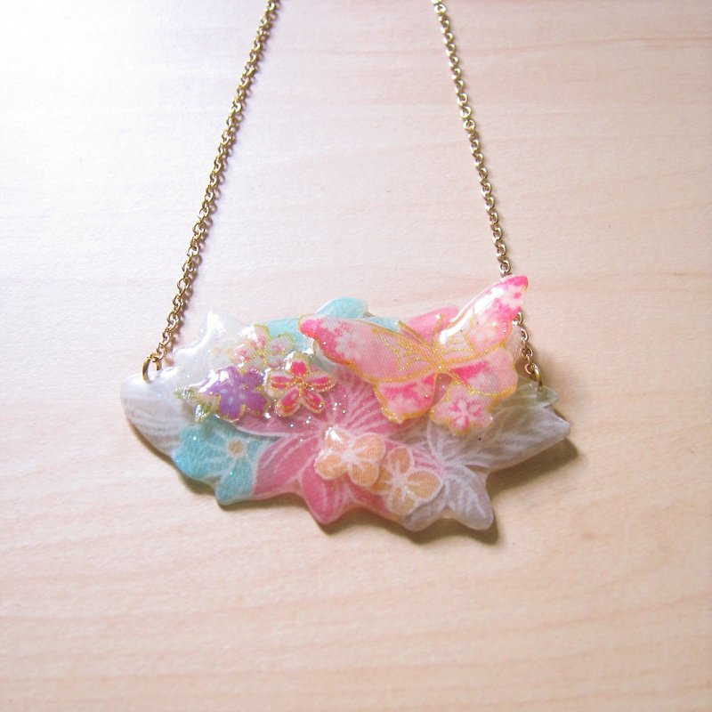 Butterfly Love // 2nd use accessories/ cloth accessories/ handmade/ handmade necklace/ butterfly necklace - สร้อยติดคอ - ผ้าฝ้าย/ผ้าลินิน 