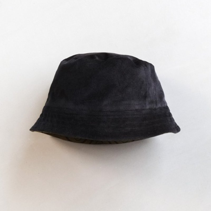 Corduroy & Shweshwe Fabric Bucket Hat (New Model) Shweshwe Olive - หมวก - ผ้าฝ้าย/ผ้าลินิน 