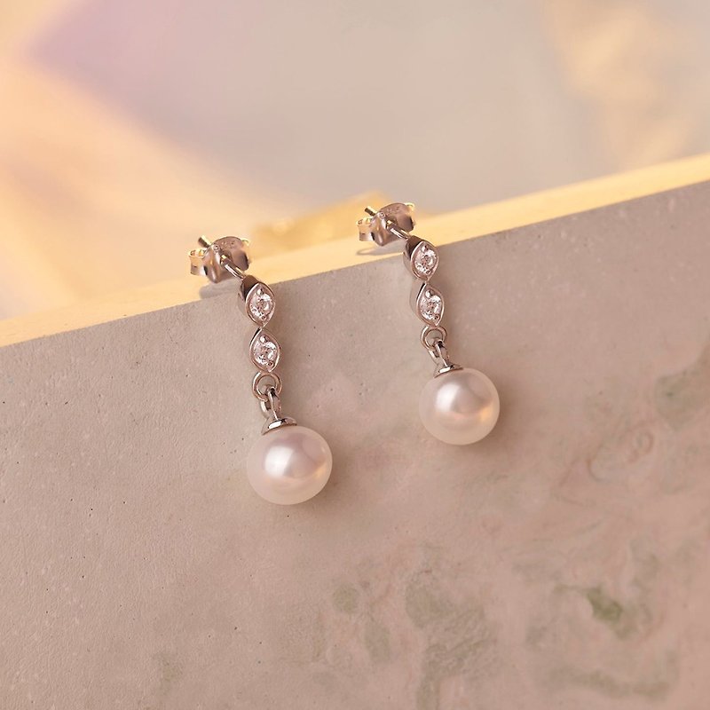 Elegant Natural Freshwater Pearl Drop Earrings In Real 925 Sterling Silver - 耳環/耳夾 - 珍珠 白色