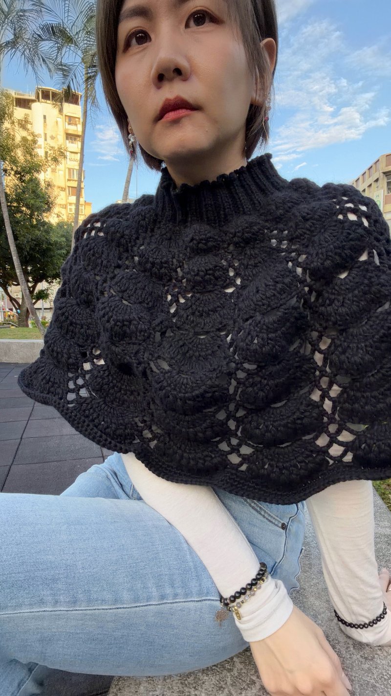 Hand-knitted Black Angora Wool Cape - ผ้าพันคอถัก - ขนแกะ สีดำ