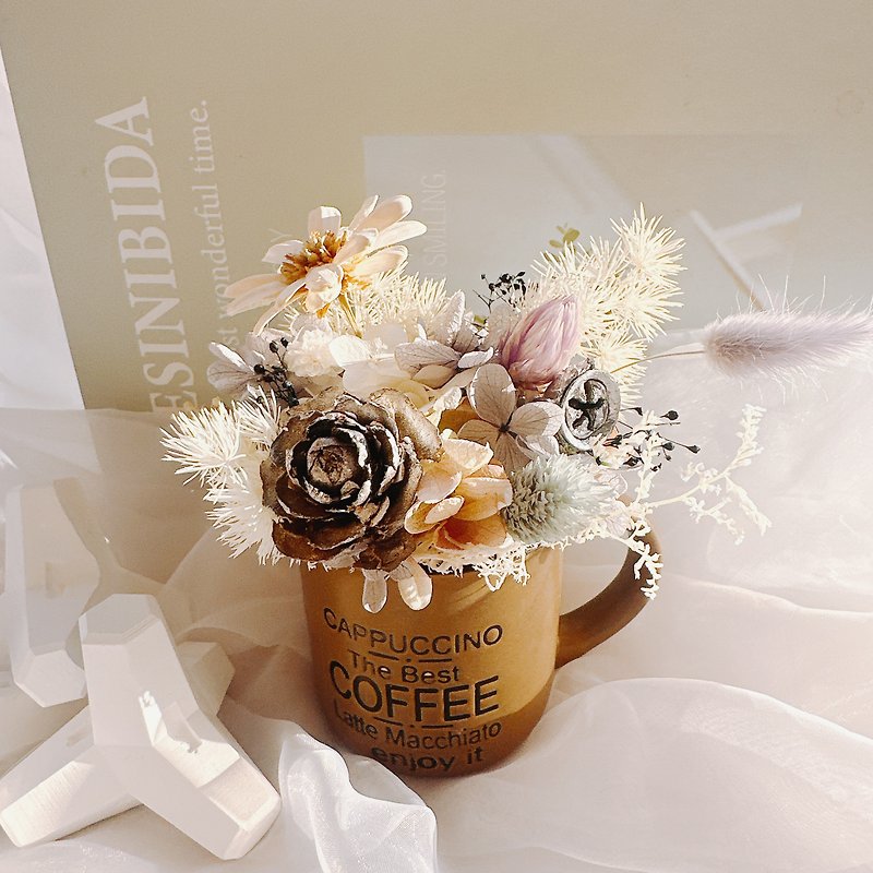 CAFE LATTE dry potted flowers, carnations, dried flowers, immortalized flowers, gifts, birthdays, weddings, customized - ช่อดอกไม้แห้ง - พืช/ดอกไม้ สีนำ้ตาล