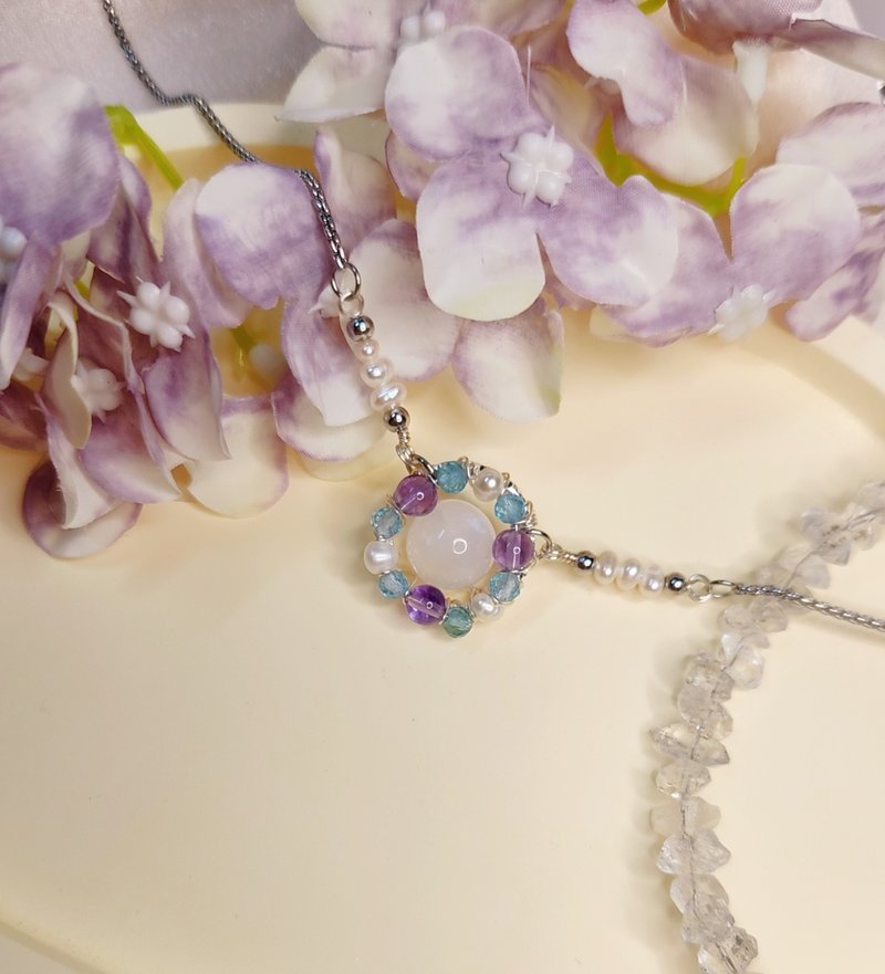 Blessing Mistletoe [Ice and Snow Style]-Amethyst Stone Pearl Metal Wire Braided Necklace - สร้อยคอ - เครื่องประดับพลอย สีน้ำเงิน