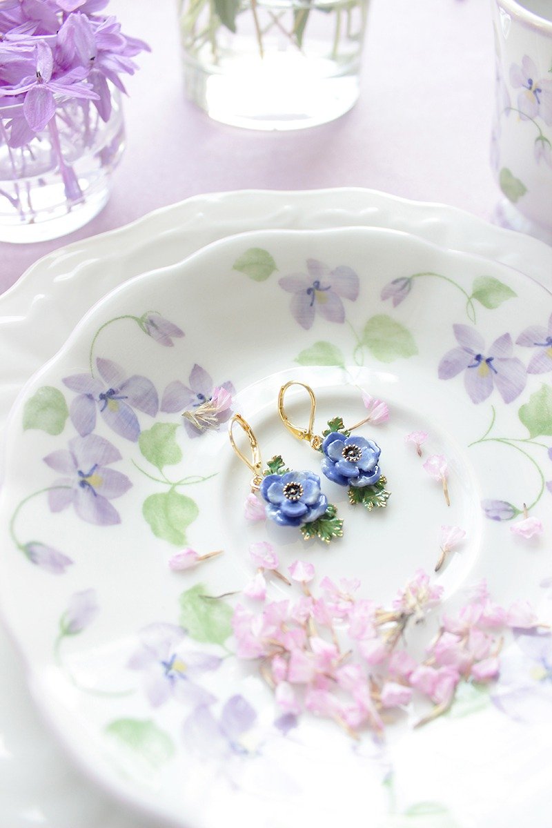 Anemone Violet Earrings, Flower Earrings, Violet flower, Violet Anemone - ต่างหู - ทองแดงทองเหลือง สีม่วง