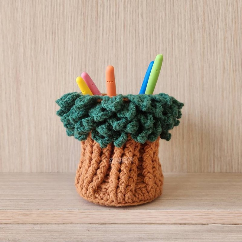 Huge tree pen holder crochet handmade product - กล่องใส่ปากกา - ผ้าฝ้าย/ผ้าลินิน สีเขียว