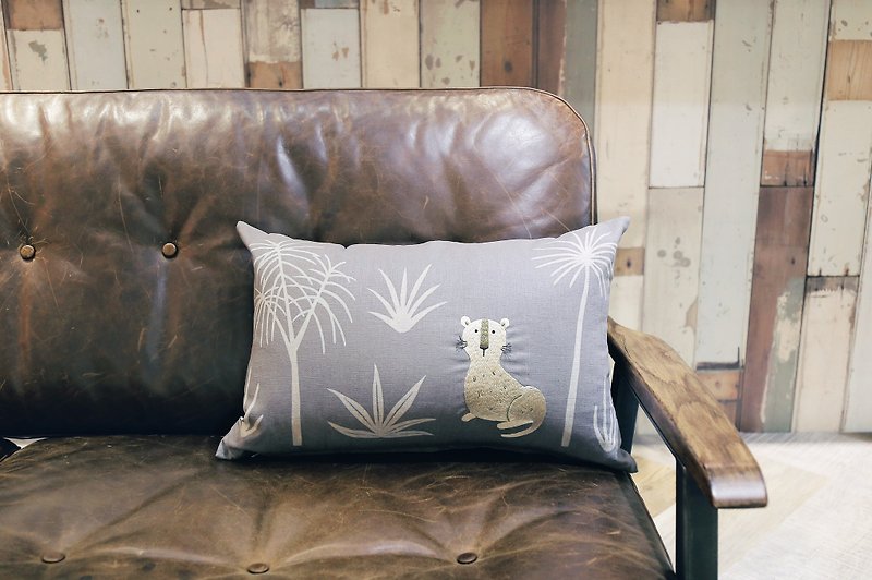 台湾のヒョウ柄の刺繍枕 - 枕・クッション - コットン・麻 グレー