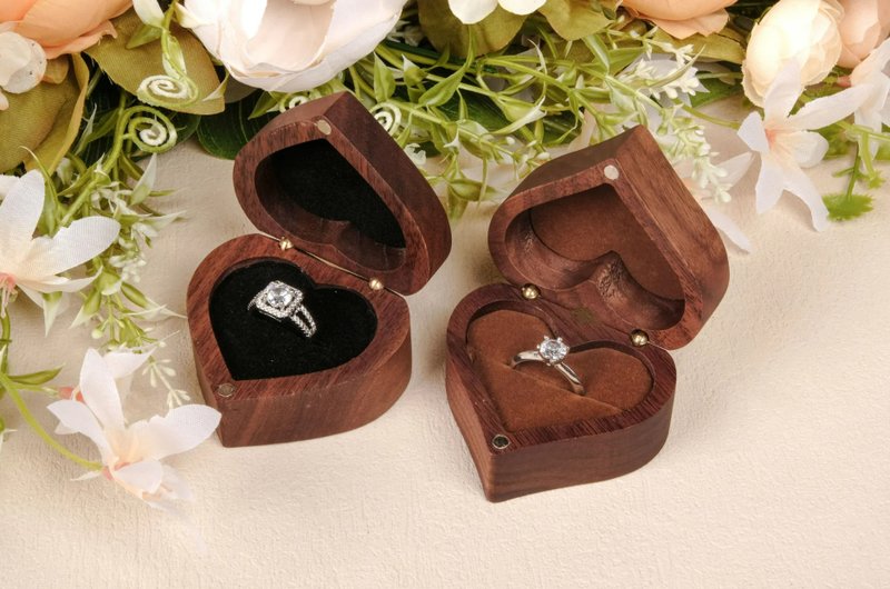 Personalized Proposal Heart Ring Box, Custom Wood Heart Ring Box - ของวางตกแต่ง - ไม้ 