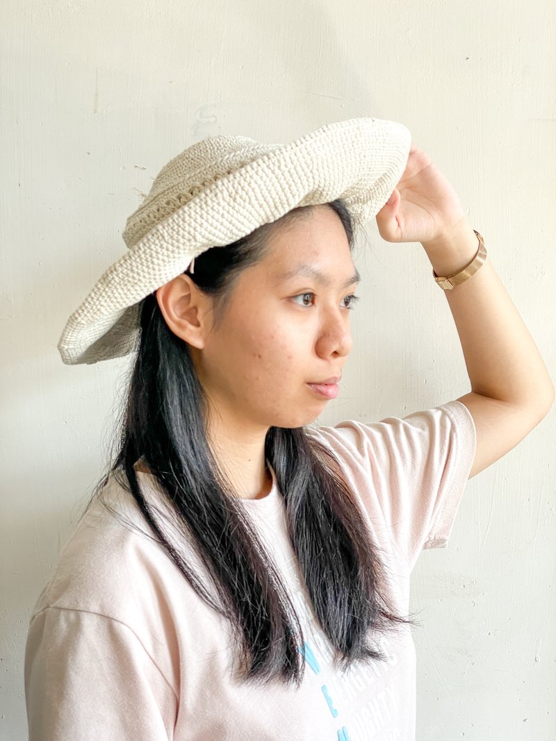 [Grandma's ingenious knitting] Handmade tropical beach sunhat - Hats & Caps - Cotton & Hemp White