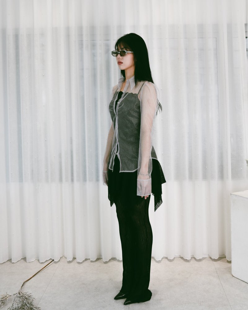 SEE-THROUGH PUFF BLOUSE - 女襯衫 - 塑膠 銀色