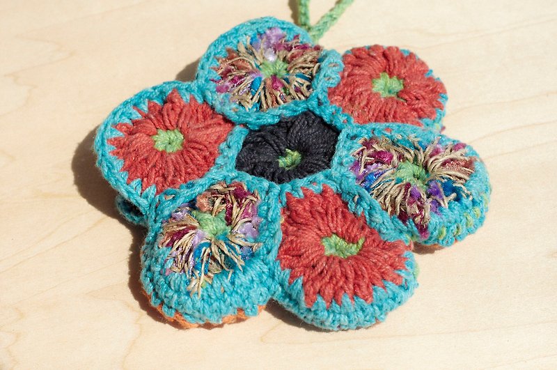 Eastern Europe, a limited line of wind handmade cotton crocheted purse / storage bag / cosmetic bag - sky blue flowers purse - Wallets - Cotton & Hemp Multicolor