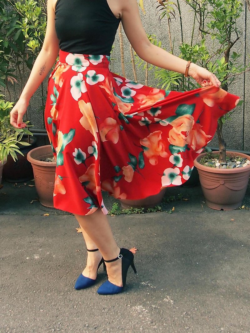 花朵圓舞曲─紅色層次大圓裙 - 裙子/長裙 - 聚酯纖維 紅色