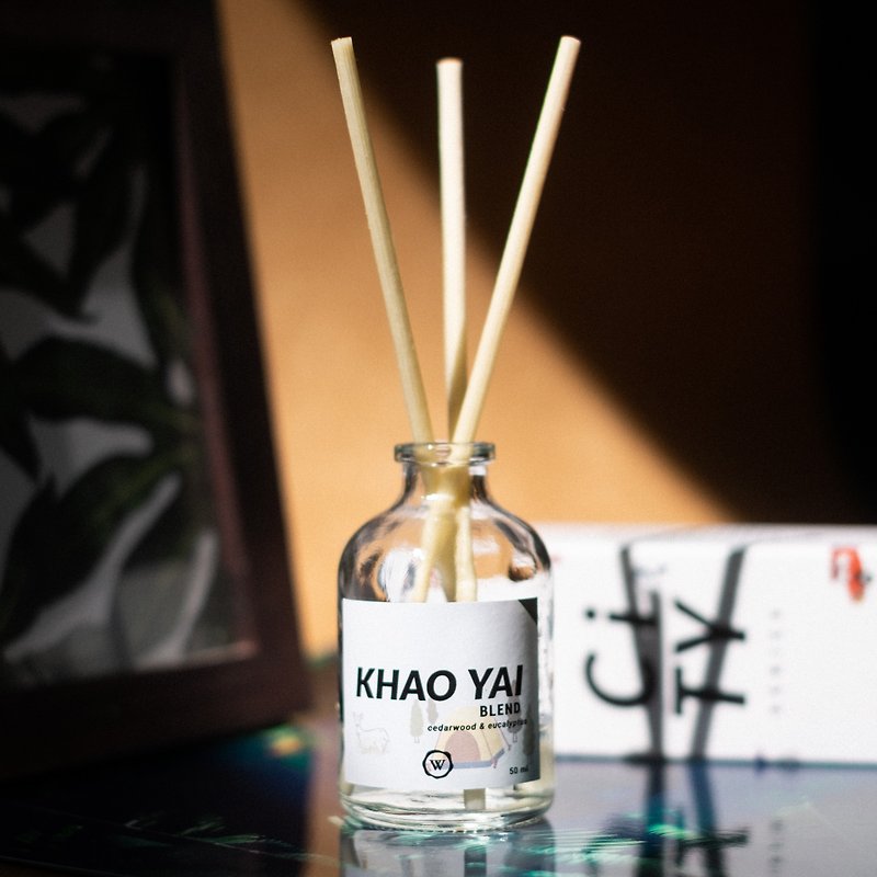 ก้านไม้หอมปรับอากาศกลิ่น Khao Yai ขนาด 50 ml | ยูคาลิปตัส & ไม้ซีดาร์ - น้ำหอม - แก้ว สีใส
