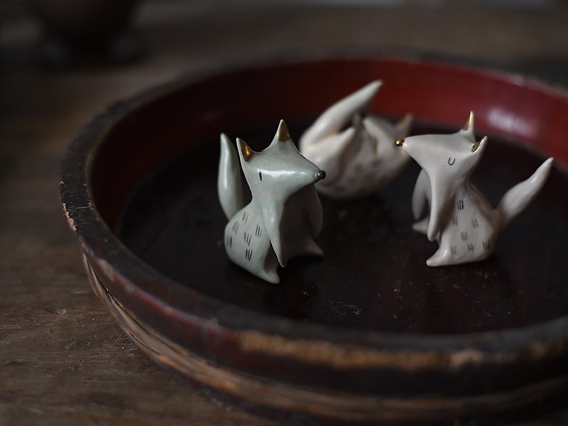 Handmade ceramic fox ornaments original design home soft gift gifts around the little prince - ของวางตกแต่ง - เครื่องลายคราม 