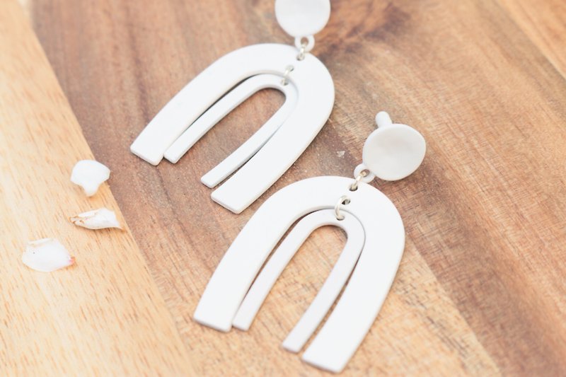 Zero-symbol gas white earrings - Earrings & Clip-ons - Aluminum Alloy White