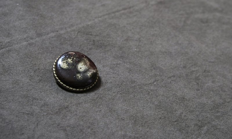 No.05回到過去的年代-二號。Ying Work Shop - 胸針 - 陶 