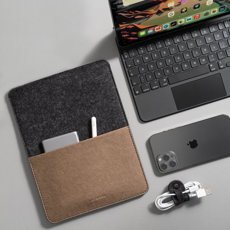 Felt iPad Case - Anthracite - Tablet & Laptop Cases - Wool Gray