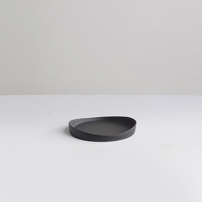 【3,co】Water Wave Series Round Tray (No. 1) - Black - Small Plates & Saucers - Porcelain Black