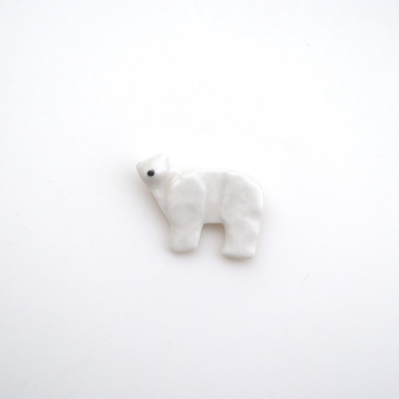 Polar bear brooch - 胸針/心口針 - 瓷 黃色
