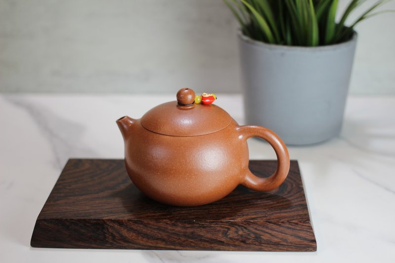 【送禮好物】西施 降坡泥 宜興紫砂 許婷婷陶手製 220ml - 茶壺/茶杯/茶具 - 陶 