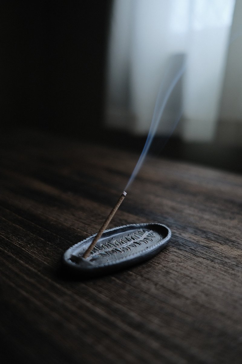 Boston fern・small plate・incense stand - น้ำหอม - ดินเผา สีดำ