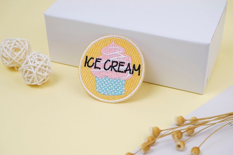 Embroidered Patch ICE CREAM Yellow Circle - Stickers - Thread 