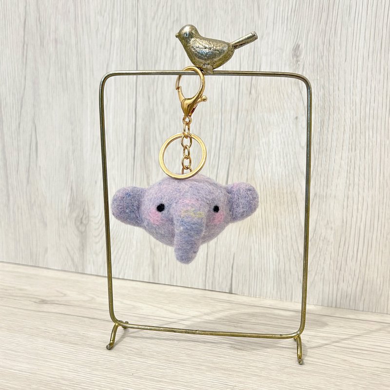 Cloud Elephant Wool Felt Keychain Brooch Pin Hair Accessory Healing Gift Elephant - ที่ห้อยกุญแจ - ขนแกะ สีม่วง