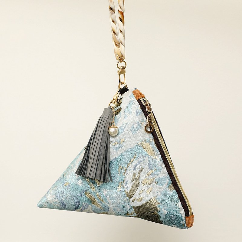 Umi no nami triangular clutch pouch bag - กระเป๋าเครื่องสำอาง - วัสดุอื่นๆ สีน้ำเงิน