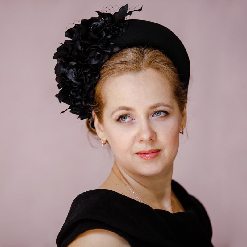 Black wedding fascinator headband. Black wedding fascinator hat. Beaded headband - 髮箍/髮帶 - 其他材質 黑色