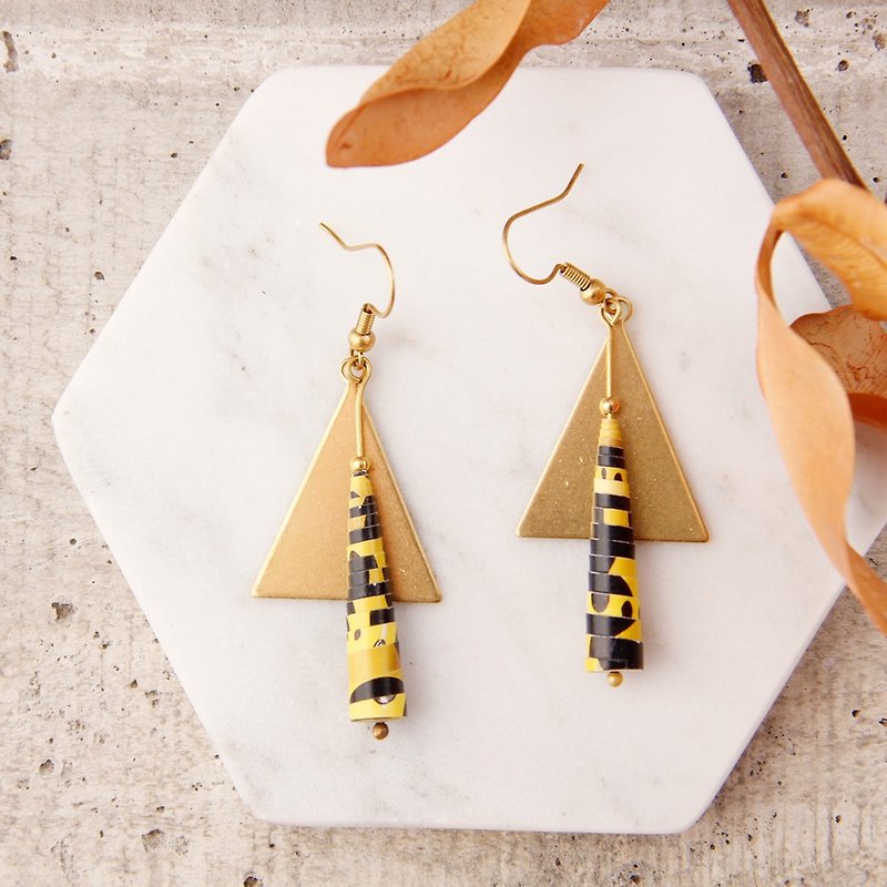 MUSEV triangle personality black and yellow paper beads earrings - Earrings & Clip-ons - Paper Yellow