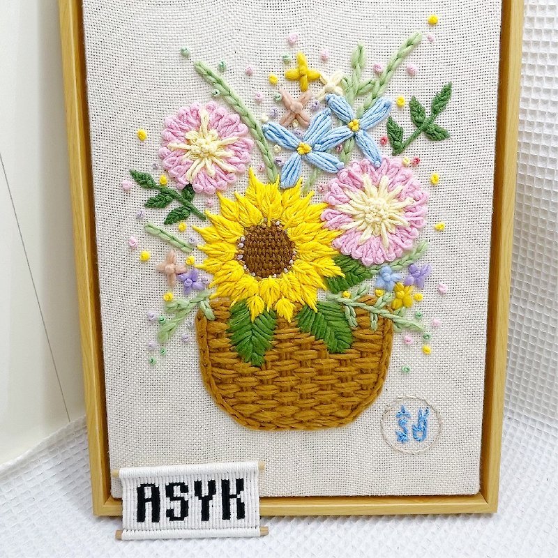 [Flower Basket Three-dimensional Embroidery] Xinyang/Home Decoration/Wall Hanging - ตกแต่งผนัง - ผ้าฝ้าย/ผ้าลินิน หลากหลายสี