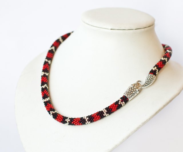 Bijou R.I Snake Ribbon Necklace