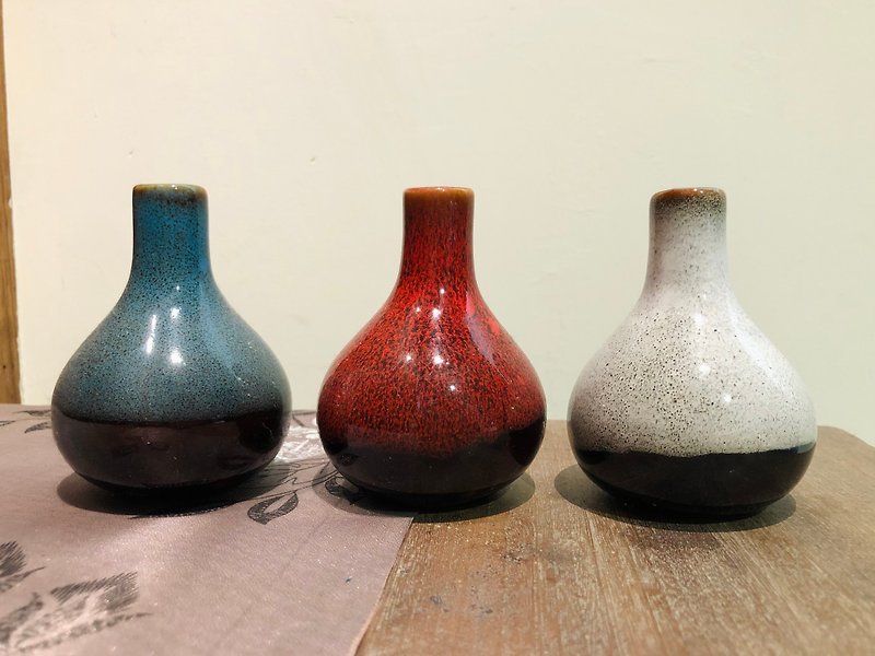 Ceramic gypsophila black spot glaze mini vase flower ornaments are available in three colors - เซรามิก - เครื่องลายคราม หลากหลายสี