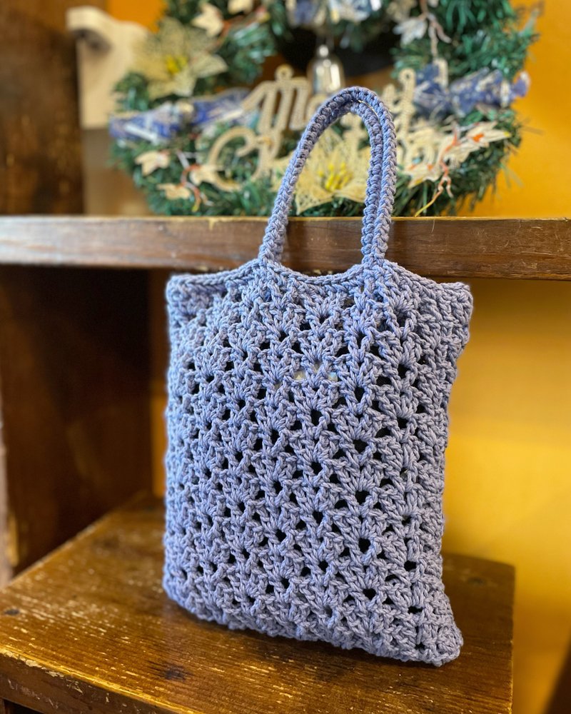 Flower Hollow Bag (Periwinkle Blue) - กระเป๋าถือ - ผ้าฝ้าย/ผ้าลินิน สีน้ำเงิน