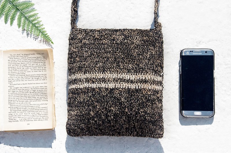 Natural cotton Linen crocheted lightweight bag / oblique backpack / shoulder bag / shoulder bag / shopping bag / bag - black Japan - Messenger Bags & Sling Bags - Cotton & Hemp Black