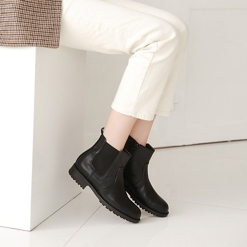 PRE-ORDER韓國人手製 MACMOC Martin (BLACK) 簡約短靴 - 女款短靴 - 人造皮革 黑色