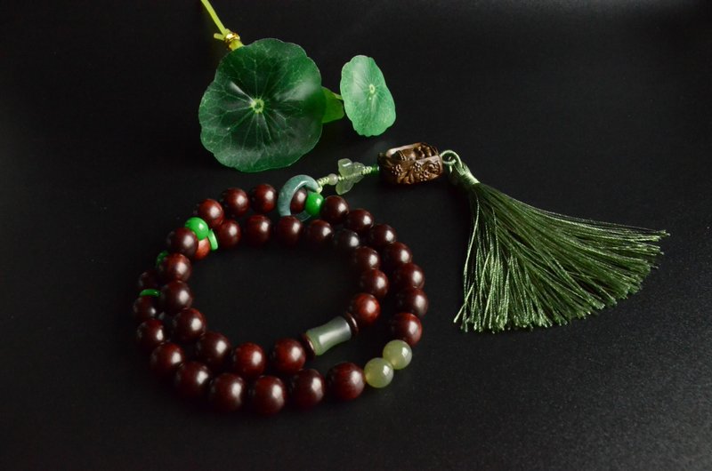 [Zen Tour] Natural small-leaf red sandalwood 36 hand-held bracelets and Hetian jade butterfly agarwood formless Buddha - สร้อยข้อมือ - ไม้ 