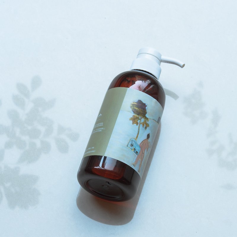 100%精油調香-甦醒。淨髮Shampoo (500ml) - 沐浴露/番梘 - 植物．花 透明