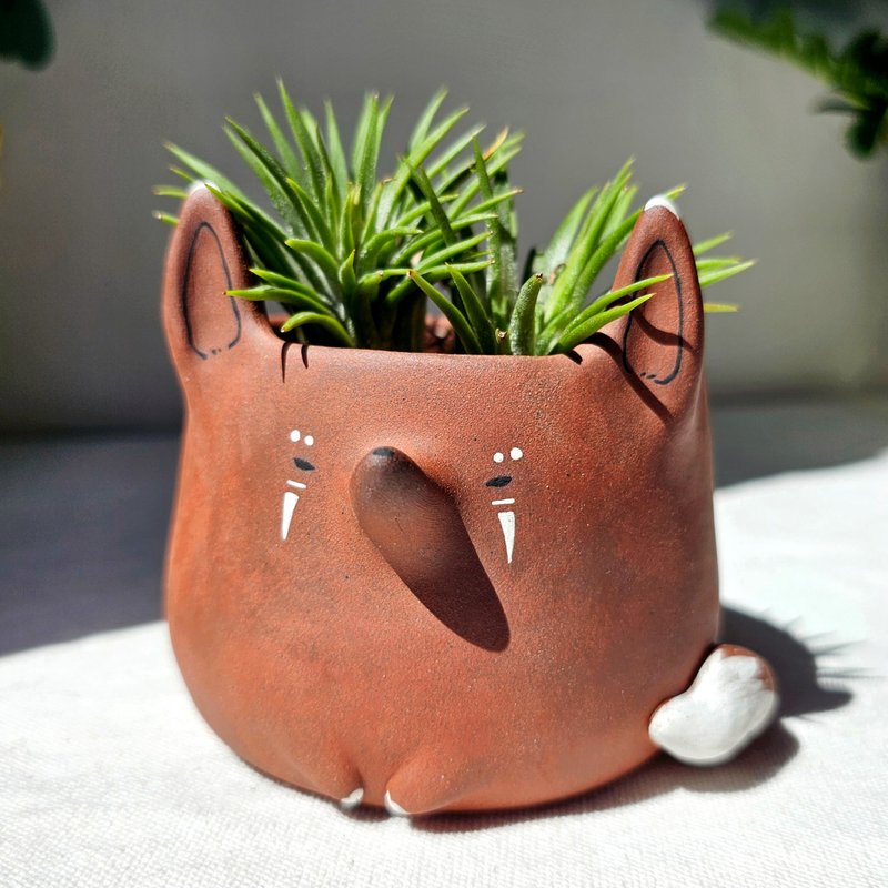 Brown tribal fox planter. Handmade plant pot with drainage. - 花瓶/花器 - 陶 