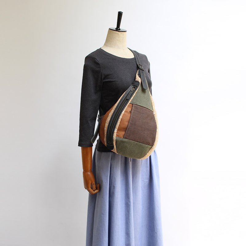 Shoulder bag · Beige type patchwork - กระเป๋าเป้สะพายหลัง - ผ้าฝ้าย/ผ้าลินิน สีกากี