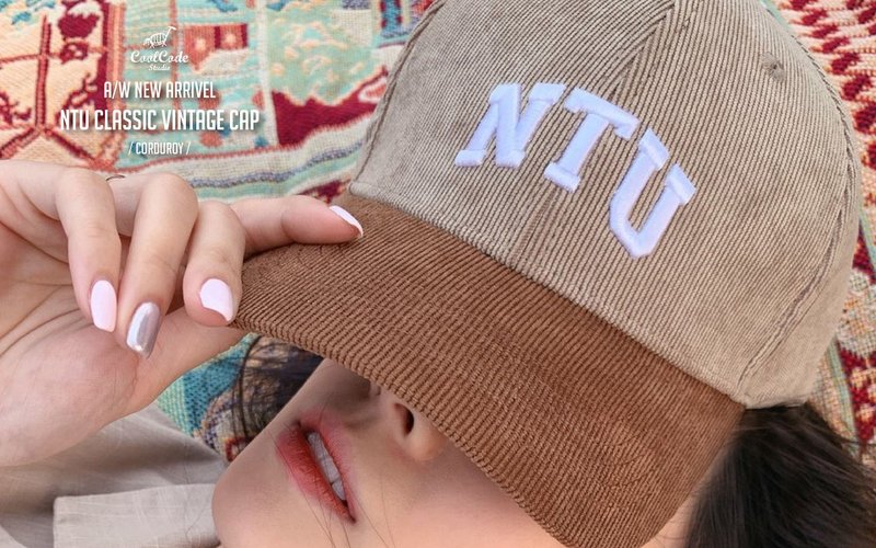 NTU Corduroy Embroidered Vintage Cap - Khaki NTU燈芯絨老帽 - 帽子 - 棉．麻 