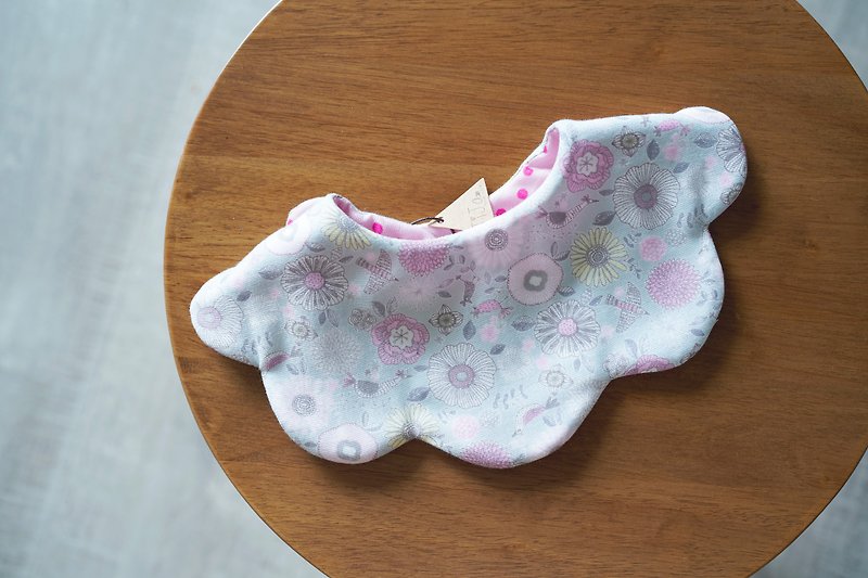 JIJAのHandMadeBabiesBiB-日本の布スタイルの手作り唾液ショルダー - 出産祝い用贈物 - コットン・麻 