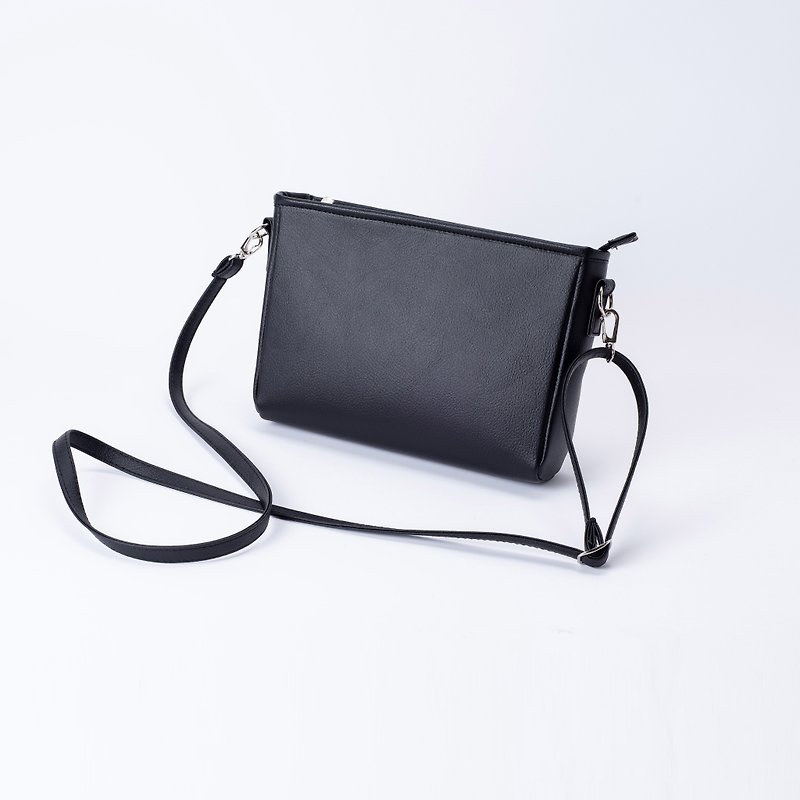 Lightweight crossbody bag, versatile black - กระเป๋าแมสเซนเจอร์ - หนังเทียม สีดำ