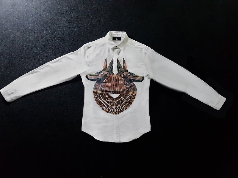 Anapa古代エジプトファウルアヌビスデザインシャツ（ホワイト） - シャツ メンズ - コットン・麻 ホワイト