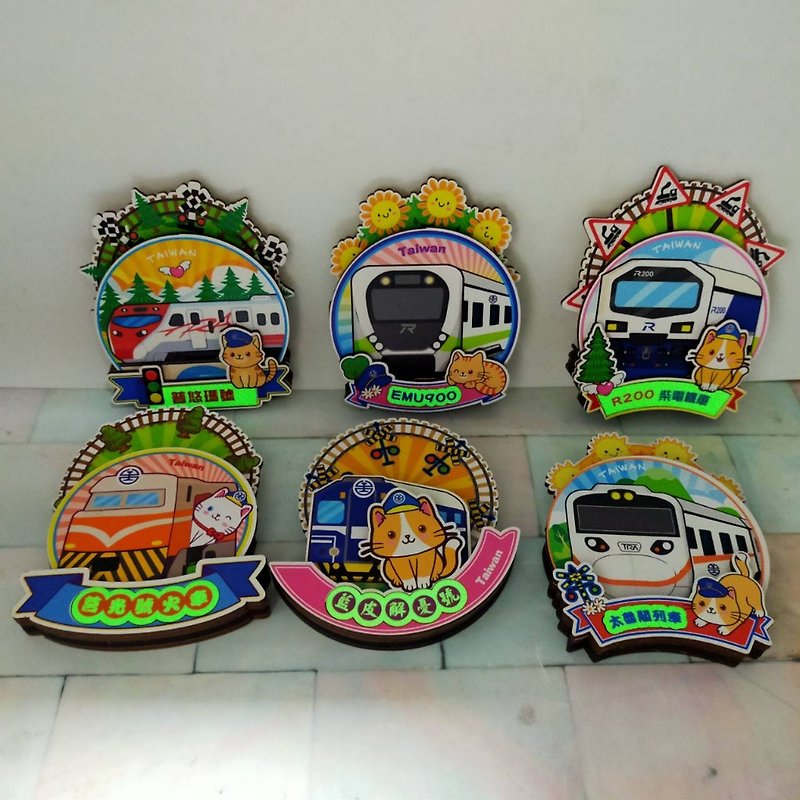 Train souvenir train luminous refrigerator magnet patented train rotating magnet Alishan black head train - แม็กเน็ต - ไม้ 