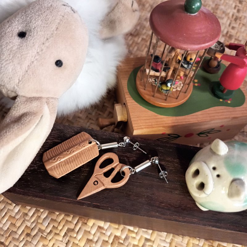 *擴香糸列*  桃木理髮師工具木刻925純銀鍍白金耳環 自選香味 連 - 耳環/耳夾/耳骨夾 - 木頭 卡其色