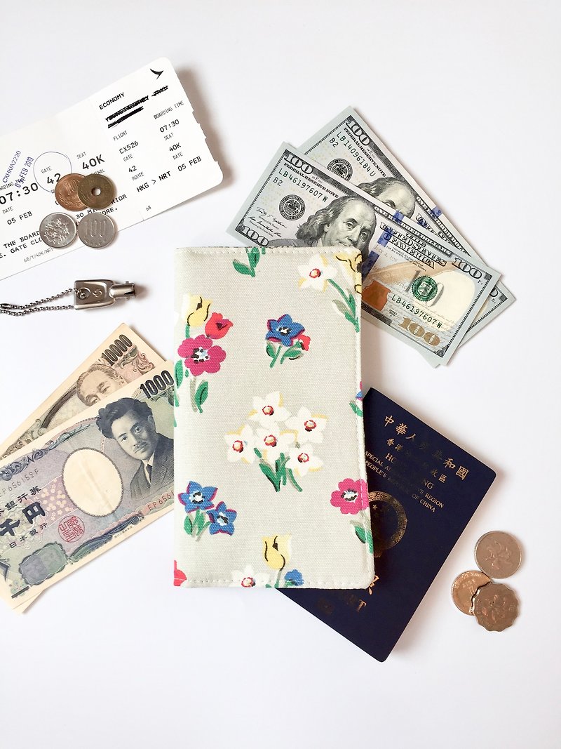 Functional travel wallet with fabric lining. Invisible magnets to close. - ที่เก็บพาสปอร์ต - ผ้าฝ้าย/ผ้าลินิน สีเขียว