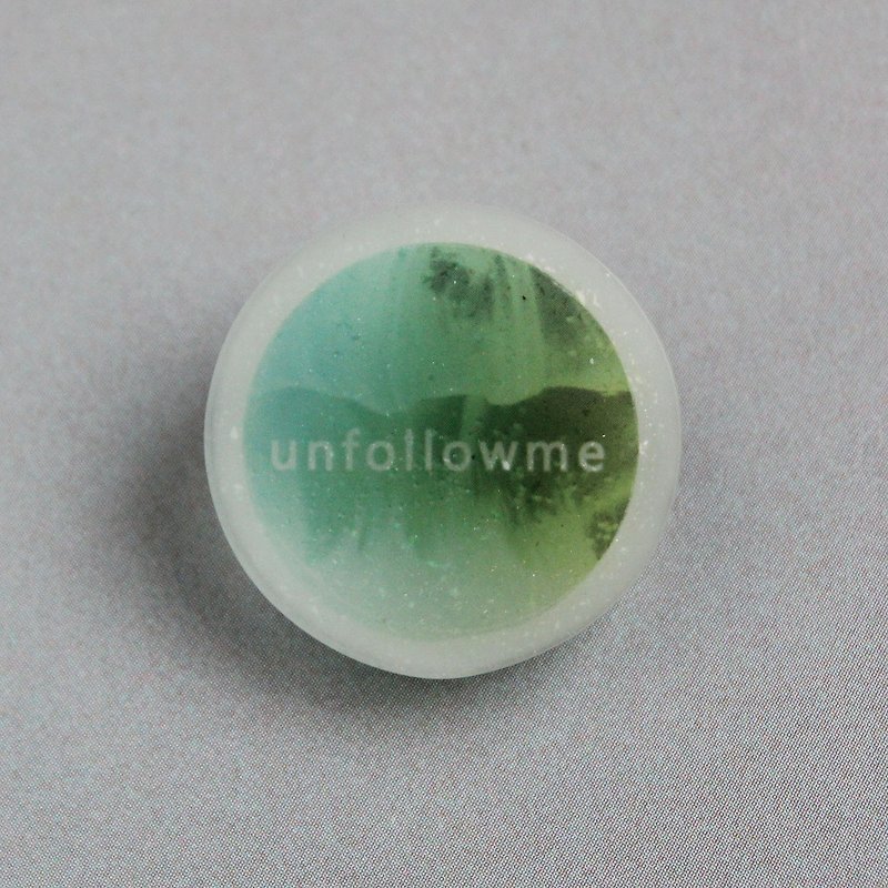 Resin Pin / unfollowme / green - Brooches - Plastic Green