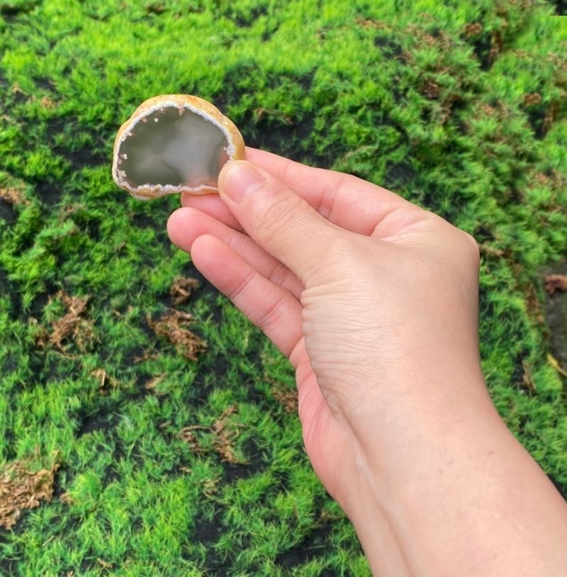 能量擺飾-精選天然可愛瑪瑙片 避邪保平安 消除負面思想 快速出貨 - 擺飾/家飾品 - 水晶 多色