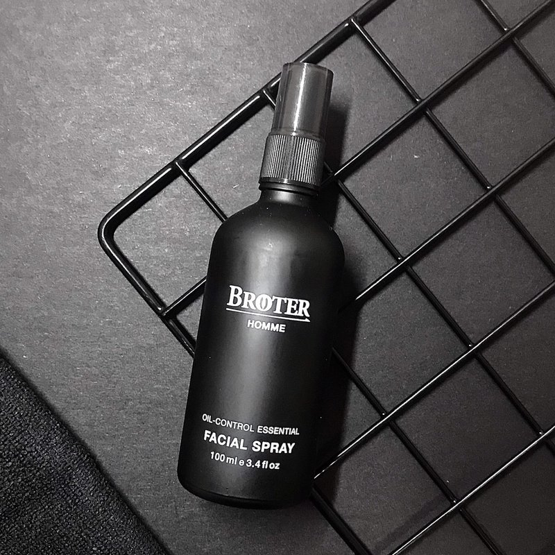 極效控油精華噴霧100mL | 控油必備小黑噴 - 男性保養/清潔/修容工具 - 玻璃 黑色