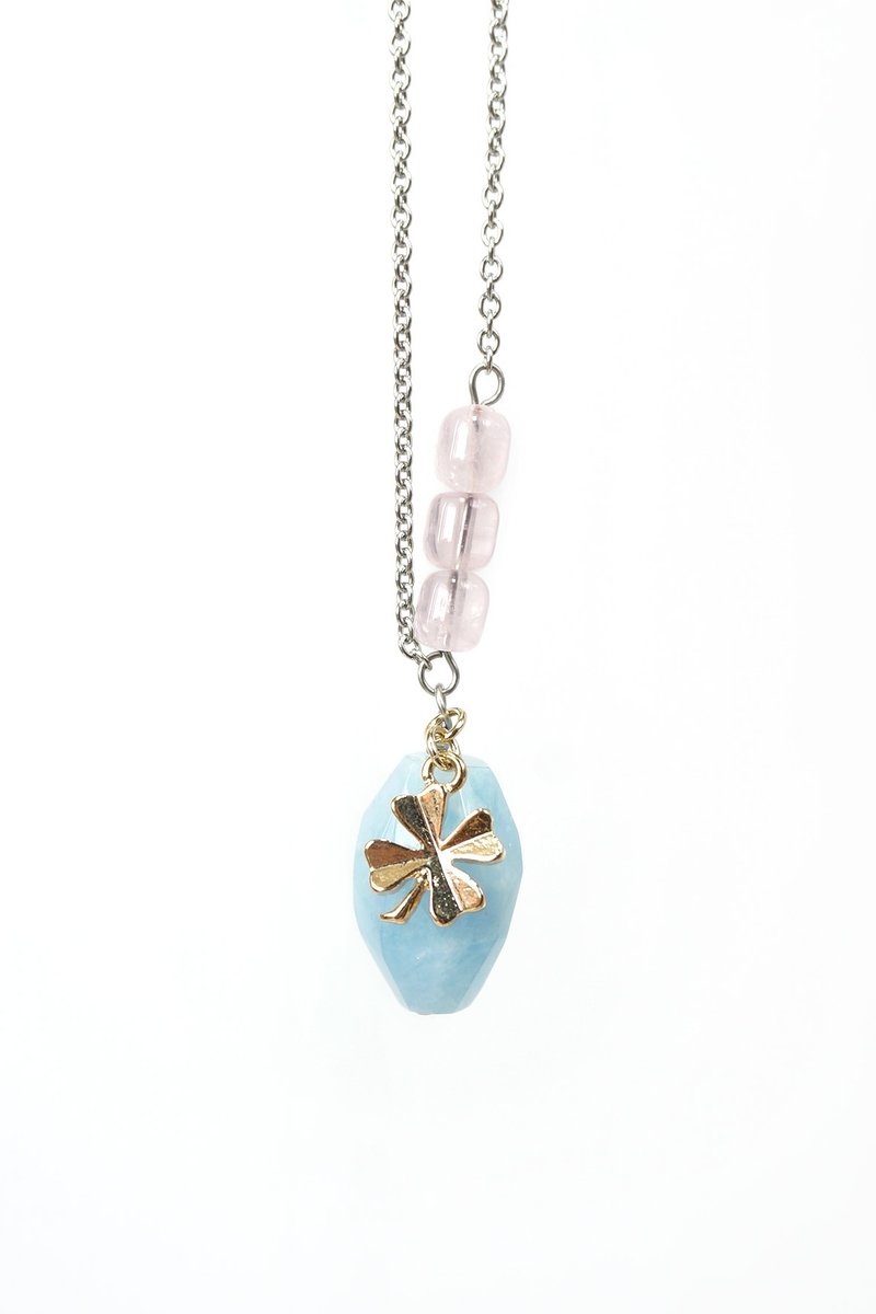 Lucky Aquamarine Necklace with Clover Charm and Rose Quartz Crystal Beads - สร้อยคอ - เครื่องเพชรพลอย สีน้ำเงิน