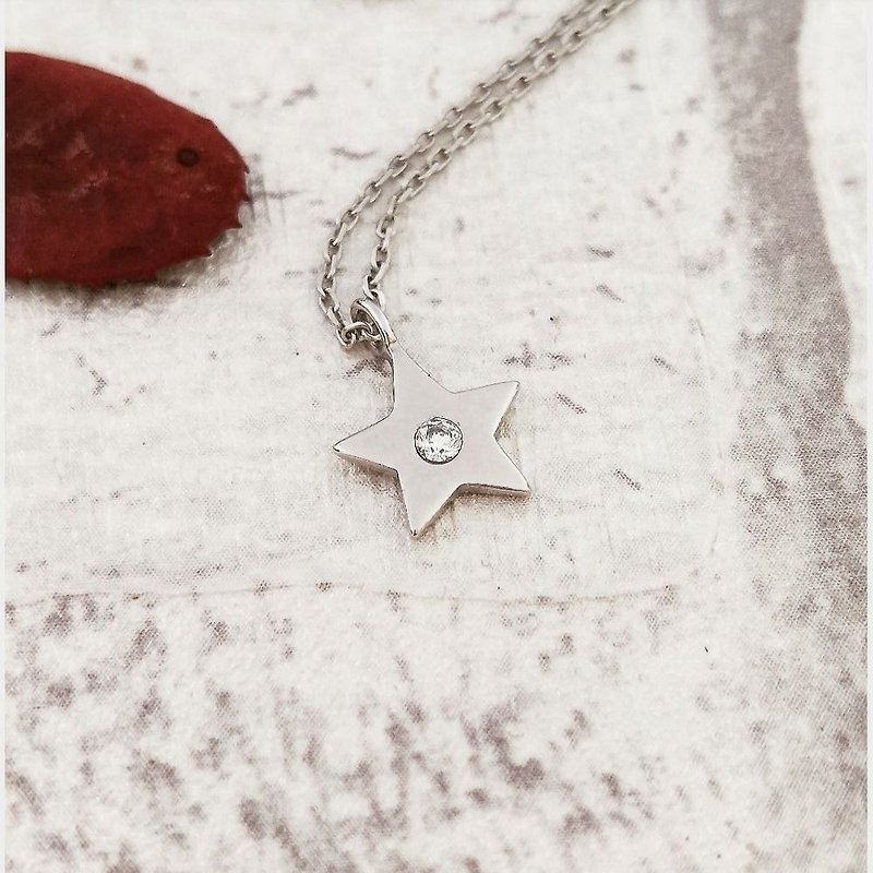 DoriAN sparkling gold star with diamonds 925 sterling silver necklace with sterling silver guarantee card gift packaging in stock - Necklaces - Sterling Silver Silver